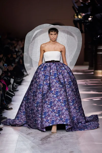 Look 14